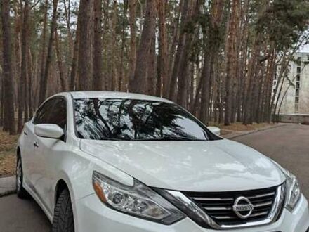 Ниссан Альтима 2016 в Черкассах на Automoto.ua Белый Ниссан Альтима, объемом двигателя 0 л и пробегом 174 тыс. км за 9500 $, фото 1 на Automoto.ua