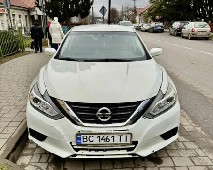 Білий Ніссан Альтіма, об'ємом двигуна 2.49 л та пробігом 190 тис. км за 8200 $, фото 1 на Automoto.ua