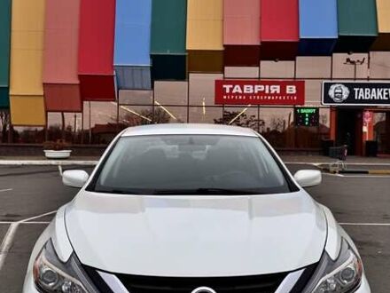 Белый Ниссан Альтима, объемом двигателя 2.5 л и пробегом 75 тыс. км за 11999 $, фото 1 на Automoto.ua