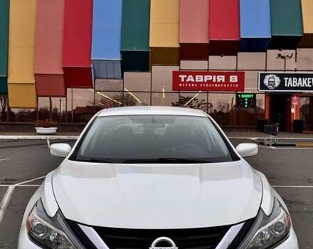 Белый Ниссан Альтима, объемом двигателя 2.5 л и пробегом 75 тыс. км за 11999 $, фото 1 на Automoto.ua