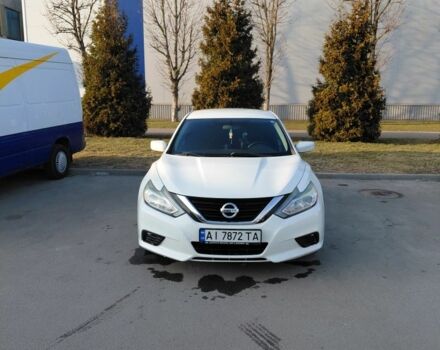 Белый Ниссан Альтима, объемом двигателя 2.5 л и пробегом 135 тыс. км за 9500 $, фото 1 на Automoto.ua