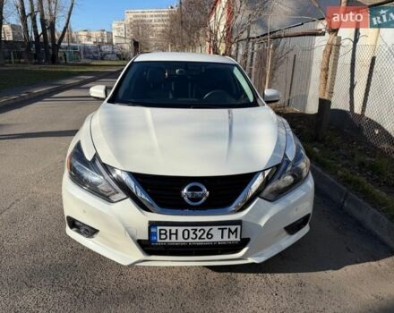 Белый Ниссан Альтима, объемом двигателя 2.49 л и пробегом 56 тыс. км за 14500 $, фото 1 на Automoto.ua