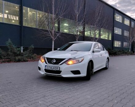 Белый Ниссан Альтима, объемом двигателя 2.5 л и пробегом 132 тыс. км за 12999 $, фото 1 на Automoto.ua