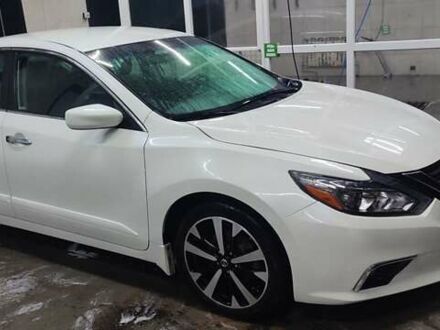 Білий Ніссан Альтіма, об'ємом двигуна 2.49 л та пробігом 90 тис. км за 14000 $, фото 1 на Automoto.ua