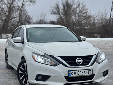 Белый Ниссан Альтима, объемом двигателя 2.5 л и пробегом 166 тыс. км за 8999 $, фото 1 на Automoto.ua