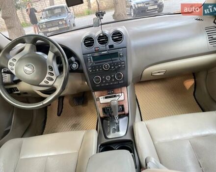 Чорний Ніссан Альтіма, об'ємом двигуна 0 л та пробігом 207 тис. км за 6500 $, фото 5 на Automoto.ua