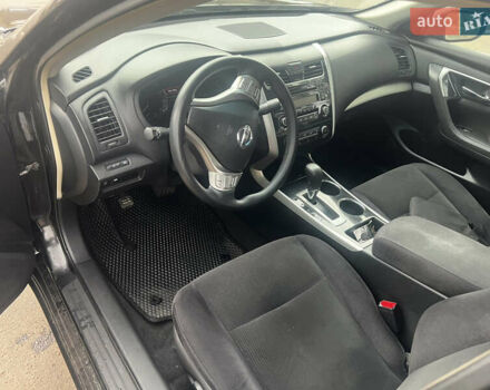 Черный Ниссан Альтима, объемом двигателя 2.49 л и пробегом 111 тыс. км за 8300 $, фото 6 на Automoto.ua