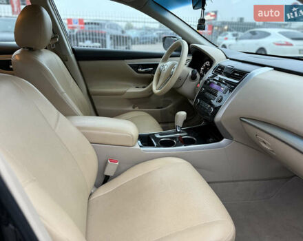 Черный Ниссан Альтима, объемом двигателя 2.5 л и пробегом 220 тыс. км за 8900 $, фото 8 на Automoto.ua