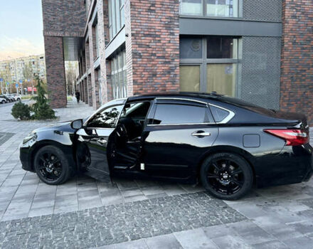 Черный Ниссан Альтима, объемом двигателя 2.49 л и пробегом 226 тыс. км за 10800 $, фото 2 на Automoto.ua