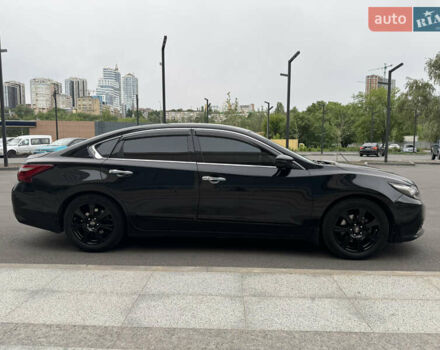 Черный Ниссан Альтима, объемом двигателя 2.49 л и пробегом 226 тыс. км за 10800 $, фото 24 на Automoto.ua