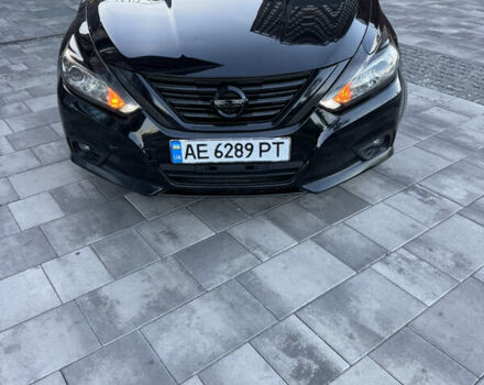 Черный Ниссан Альтима, объемом двигателя 2.49 л и пробегом 226 тыс. км за 10800 $, фото 4 на Automoto.ua