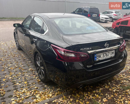 Черный Ниссан Альтима, объемом двигателя 2.49 л и пробегом 171 тыс. км за 8888 $, фото 13 на Automoto.ua