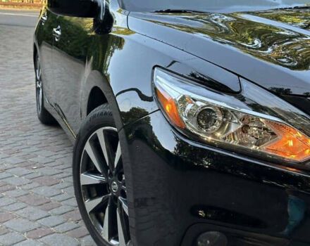 Черный Ниссан Альтима, объемом двигателя 2.49 л и пробегом 200 тыс. км за 10500 $, фото 3 на Automoto.ua