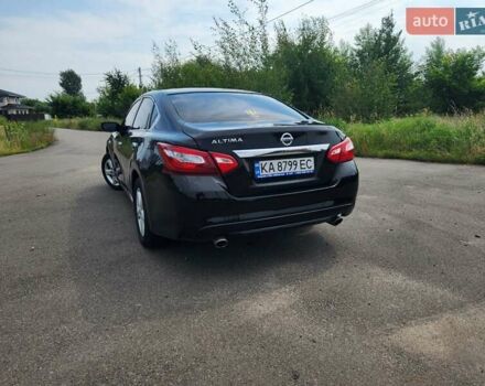 Черный Ниссан Альтима, объемом двигателя 2.5 л и пробегом 229 тыс. км за 9800 $, фото 7 на Automoto.ua
