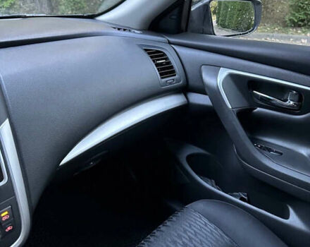 Черный Ниссан Альтима, объемом двигателя 2.49 л и пробегом 200 тыс. км за 10500 $, фото 6 на Automoto.ua