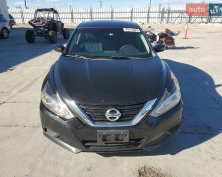 Черный Ниссан Альтима, объемом двигателя 2.49 л и пробегом 129 тыс. км за 1300 $, фото 4 на Automoto.ua