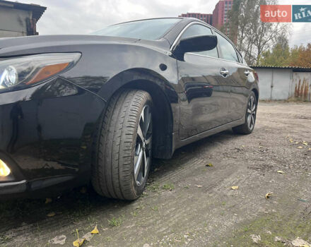 Черный Ниссан Альтима, объемом двигателя 2.49 л и пробегом 171 тыс. км за 8888 $, фото 8 на Automoto.ua