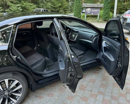 Черный Ниссан Альтима, объемом двигателя 2.49 л и пробегом 200 тыс. км за 10500 $, фото 7 на Automoto.ua