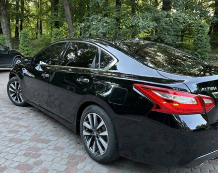 Черный Ниссан Альтима, объемом двигателя 2.49 л и пробегом 200 тыс. км за 10500 $, фото 5 на Automoto.ua