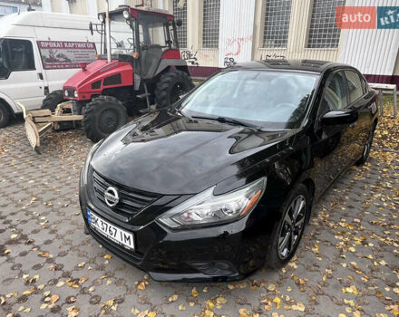 Черный Ниссан Альтима, объемом двигателя 2.49 л и пробегом 171 тыс. км за 8888 $, фото 2 на Automoto.ua