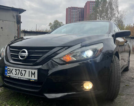 Черный Ниссан Альтима, объемом двигателя 2.49 л и пробегом 171 тыс. км за 8888 $, фото 6 на Automoto.ua