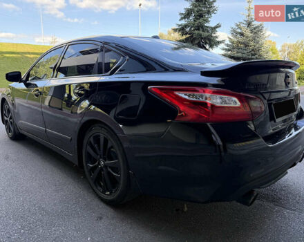 Черный Ниссан Альтима, объемом двигателя 2.49 л и пробегом 120 тыс. км за 10999 $, фото 4 на Automoto.ua