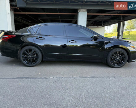 Черный Ниссан Альтима, объемом двигателя 2.49 л и пробегом 120 тыс. км за 10999 $, фото 7 на Automoto.ua