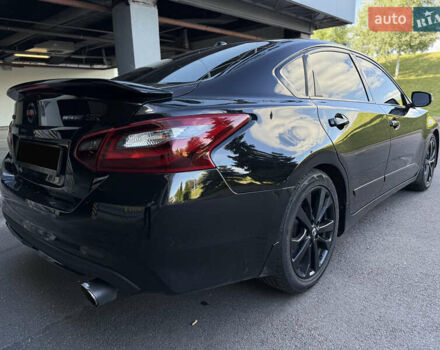 Черный Ниссан Альтима, объемом двигателя 2.49 л и пробегом 120 тыс. км за 10999 $, фото 6 на Automoto.ua