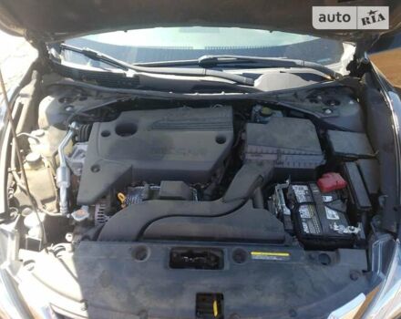 Черный Ниссан Альтима, объемом двигателя 2.5 л и пробегом 53 тыс. км за 3000 $, фото 7 на Automoto.ua