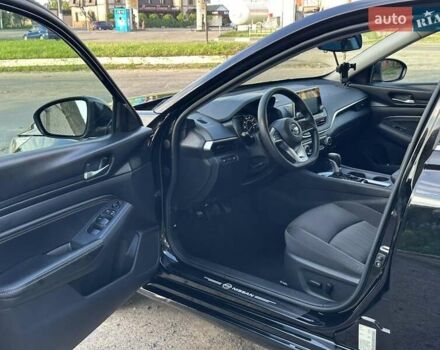 Черный Ниссан Альтима, объемом двигателя 2.49 л и пробегом 68 тыс. км за 15900 $, фото 9 на Automoto.ua