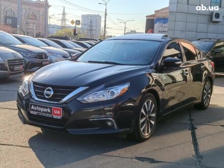 Ниссан Альтима 2016 в Харькове на Automoto.ua Черный Ниссан Альтима, объемом двигателя 2.5 л и пробегом 177 тыс. км за 10690 $, фото 1 на Automoto.ua