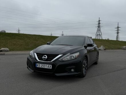 Черный Ниссан Альтима, объемом двигателя 2.5 л и пробегом 200 тыс. км за 9500 $, фото 1 на Automoto.ua