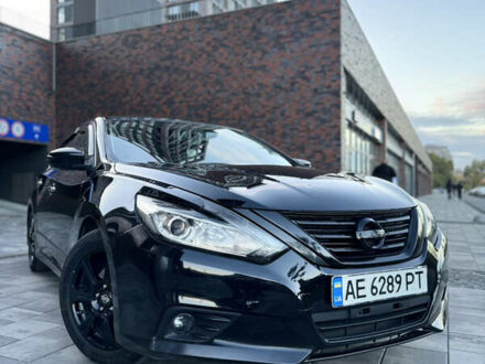 Черный Ниссан Альтима, объемом двигателя 2.49 л и пробегом 226 тыс. км за 10800 $, фото 1 на Automoto.ua