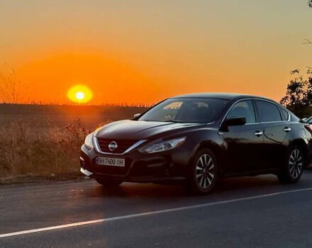 Черный Ниссан Альтима, объемом двигателя 2.49 л и пробегом 200 тыс. км за 10500 $, фото 1 на Automoto.ua