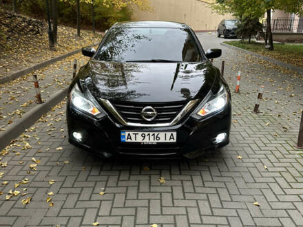 Черный Ниссан Альтима, объемом двигателя 2.49 л и пробегом 142 тыс. км за 11500 $, фото 1 на Automoto.ua