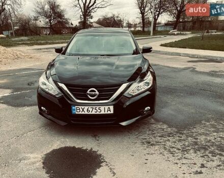 Черный Ниссан Альтима, объемом двигателя 2.49 л и пробегом 125 тыс. км за 13500 $, фото 1 на Automoto.ua