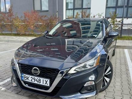 Черный Ниссан Альтима, объемом двигателя 2.49 л и пробегом 103 тыс. км за 17490 $, фото 1 на Automoto.ua