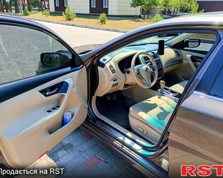 Ниссан Альтима 2013 в Полтаве на Automoto.ua Коричневый Ниссан Альтима, объемом двигателя 2.5 л и пробегом 160 тыс. км за 8500 $, фото 5 на Automoto.ua