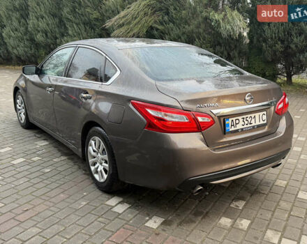 Коричневий Ніссан Альтіма, об'ємом двигуна 2.49 л та пробігом 180 тис. км за 7990 $, фото 6 на Automoto.ua