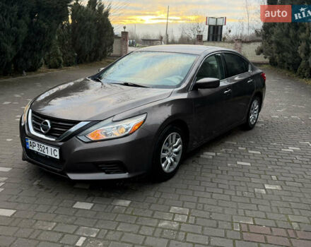 Коричневий Ніссан Альтіма, об'ємом двигуна 2.49 л та пробігом 180 тис. км за 7990 $, фото 1 на Automoto.ua