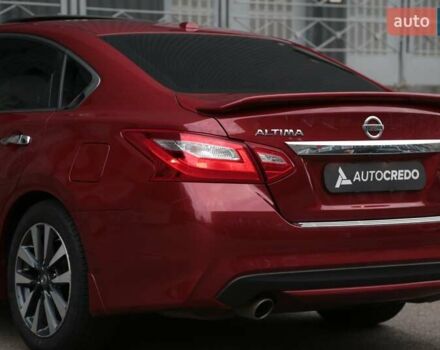 Ниссан Альтима 2016 в Киеве на Automoto.ua Красный Ниссан Альтима, объемом двигателя 2.49 л и пробегом 88 тыс. км за 11500 $, фото 7 на Automoto.ua