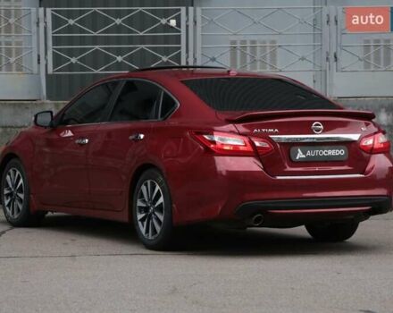 Ниссан Альтима 2016 в Киеве на Automoto.ua Красный Ниссан Альтима, объемом двигателя 2.49 л и пробегом 88 тыс. км за 11500 $, фото 4 на Automoto.ua