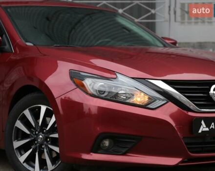 Ниссан Альтима 2016 в Киеве на Automoto.ua Красный Ниссан Альтима, объемом двигателя 2.49 л и пробегом 88 тыс. км за 11500 $, фото 3 на Automoto.ua
