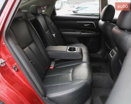 Ниссан Альтима 2016 в Киеве на Automoto.ua Красный Ниссан Альтима, объемом двигателя 2.49 л и пробегом 88 тыс. км за 11500 $, фото 10 на Automoto.ua