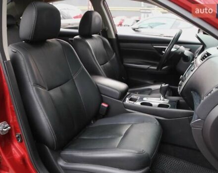 Ниссан Альтима 2016 в Киеве на Automoto.ua Красный Ниссан Альтима, объемом двигателя 2.49 л и пробегом 88 тыс. км за 11500 $, фото 11 на Automoto.ua