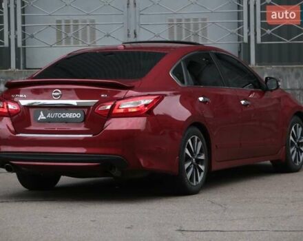 Ниссан Альтима 2016 в Киеве на Automoto.ua Красный Ниссан Альтима, объемом двигателя 2.49 л и пробегом 88 тыс. км за 11500 $, фото 6 на Automoto.ua