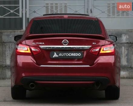 Ниссан Альтима 2016 в Киеве на Automoto.ua Красный Ниссан Альтима, объемом двигателя 2.49 л и пробегом 88 тыс. км за 11500 $, фото 5 на Automoto.ua