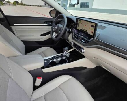 Красный Ниссан Альтима, объемом двигателя 2.5 л и пробегом 24 тыс. км за 10000 $, фото 5 на Automoto.ua