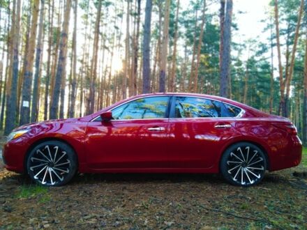 Ниссан Альтима 2017 в Нежине на Automoto.ua Красный Ниссан Альтима, объемом двигателя 0 л и пробегом 115 тыс. км за 10000 $, фото 1 на Automoto.ua