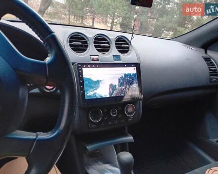 Сірий Ніссан Альтіма, об'ємом двигуна 2.5 л та пробігом 350 тис. км за 9000 $, фото 10 на Automoto.ua